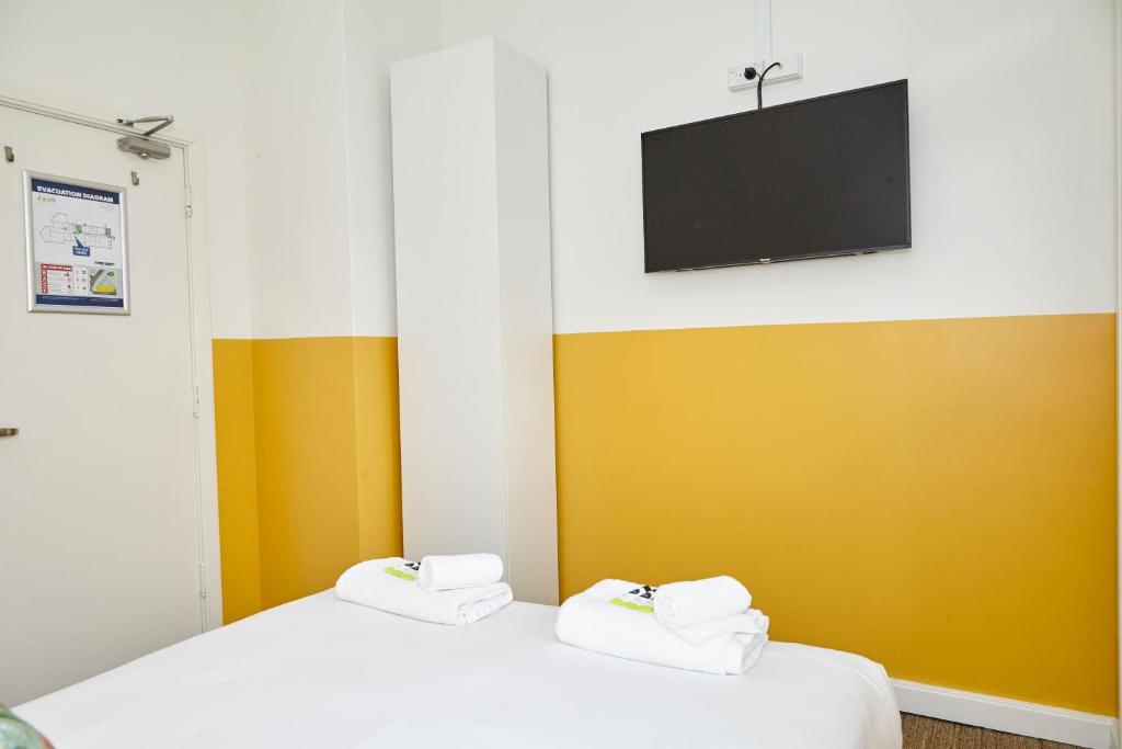The Erko Hotel - Double Room With Shared Bathroom