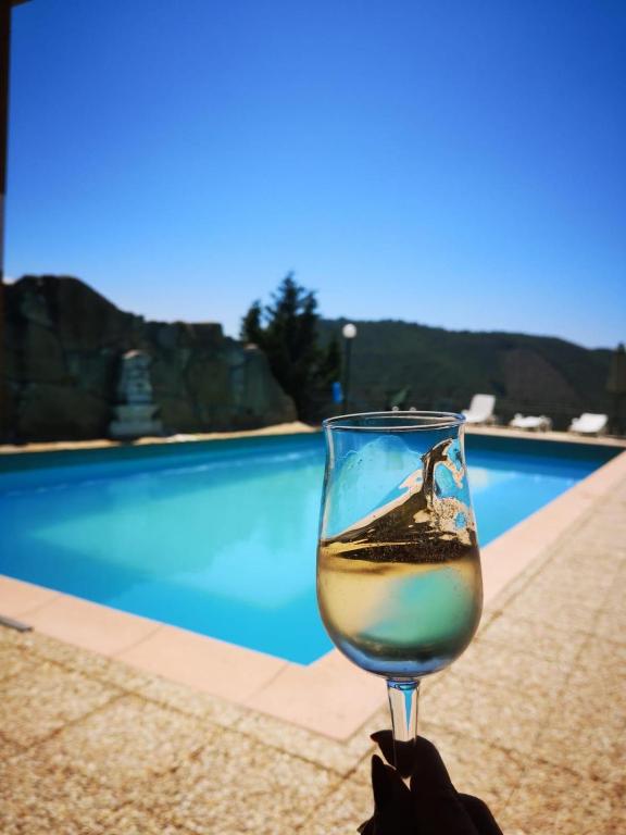 Bazén v ubytování Agriturismo Beata Vanna nebo v jeho okolí