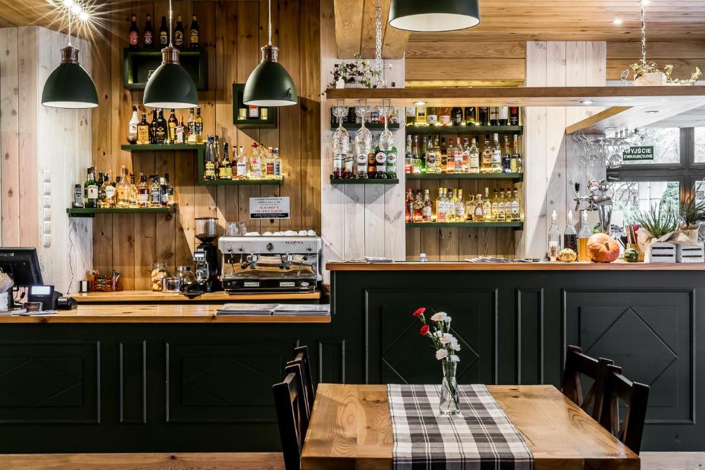 Hotel Helios 300m od Krupówek nowy BASEN od 12 lipca - Resim 9