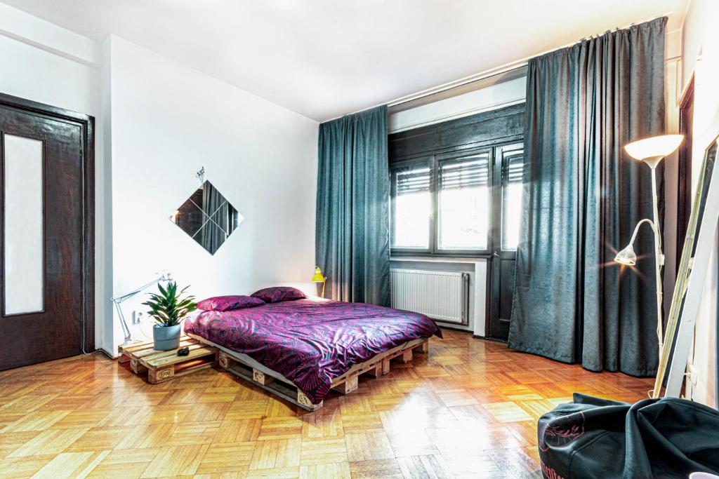 City Center Quiet Private Double Room in a shared apartment