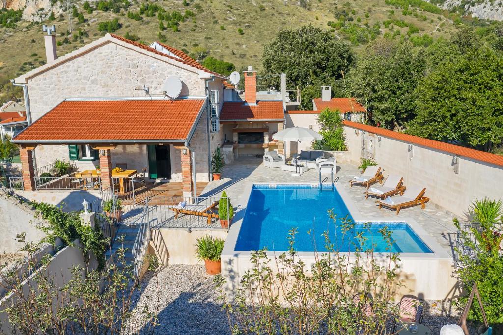 Bazén v ubytovaní Holiday home Mia alebo v jeho blízkosti