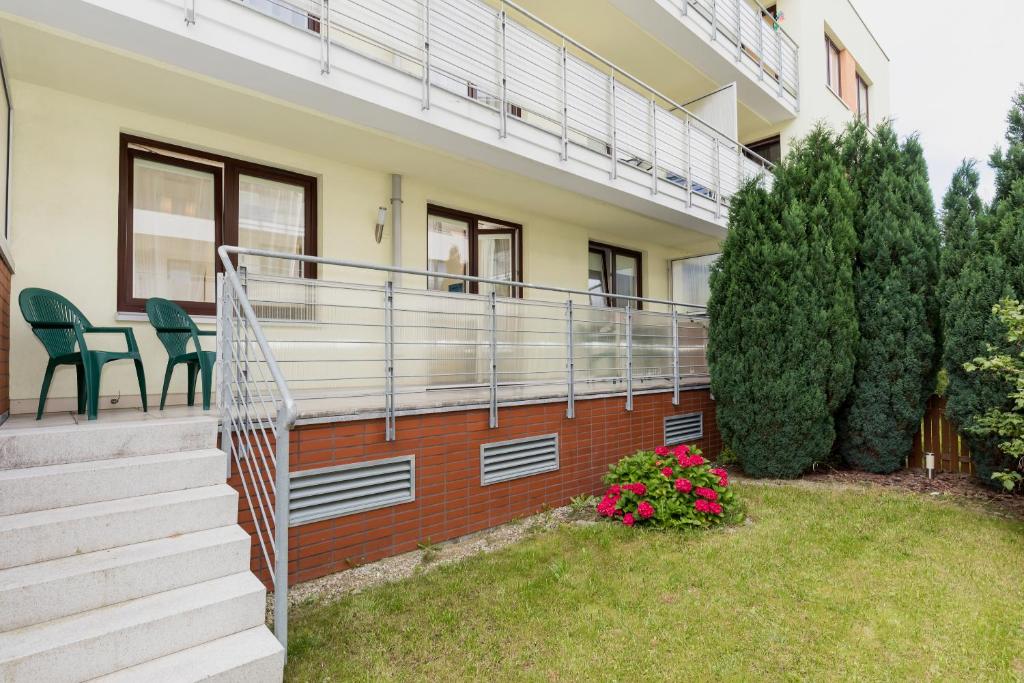 Vonkajšia záhrada v ubytovaní Jantar Apartamenty- Zielone Tarasy