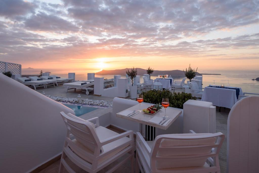 Above Blue Suites - 8