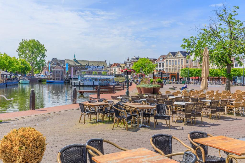 Výhled na řeku, která protéká v blízkosti hotelu