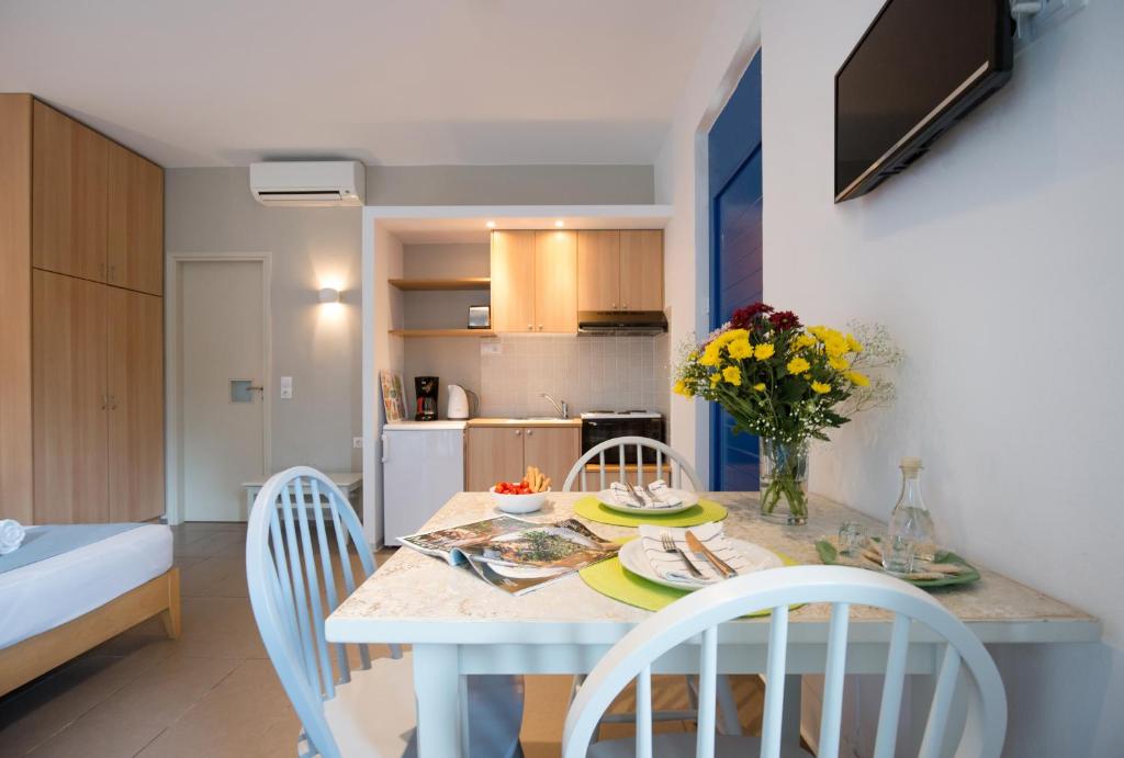 Anna Plakias Apartments - 3