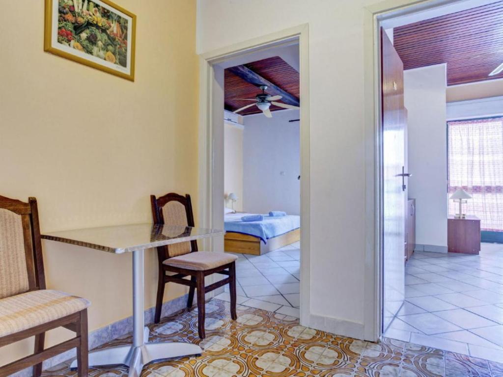 Beach Apartments Anton - Appartamento Con Balcone