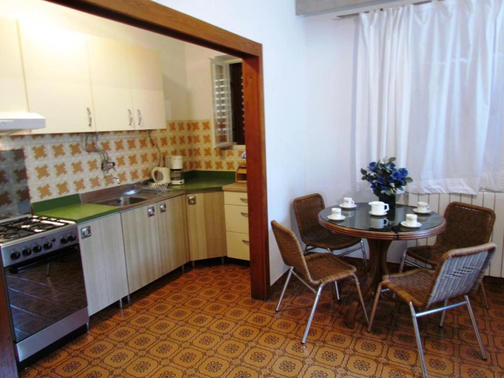 Kuchyňa alebo kuchynka v ubytovaní Beach Apartments Anton