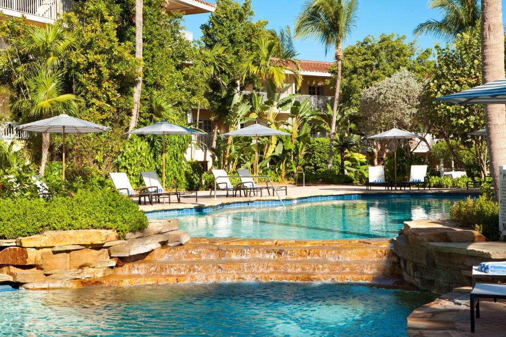 A piscina localizada em La Playa Beach & Golf Resort, a Noble House Resort ou nos arredores