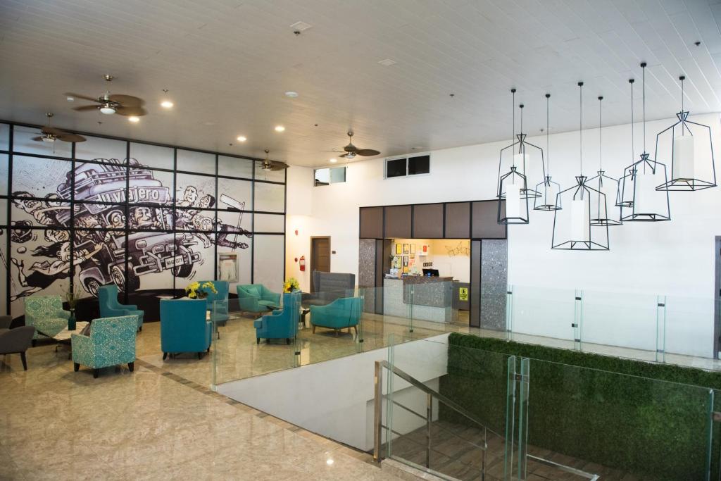 Lobby o reception area sa Dy Viajero Transient Hotel