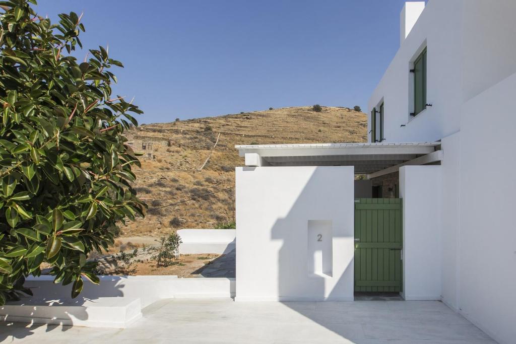 Fotografia z galérie ubytovania 67sq meters modern apartment with a swimming pool and sea view in Koundouros v destinácii Koundouros