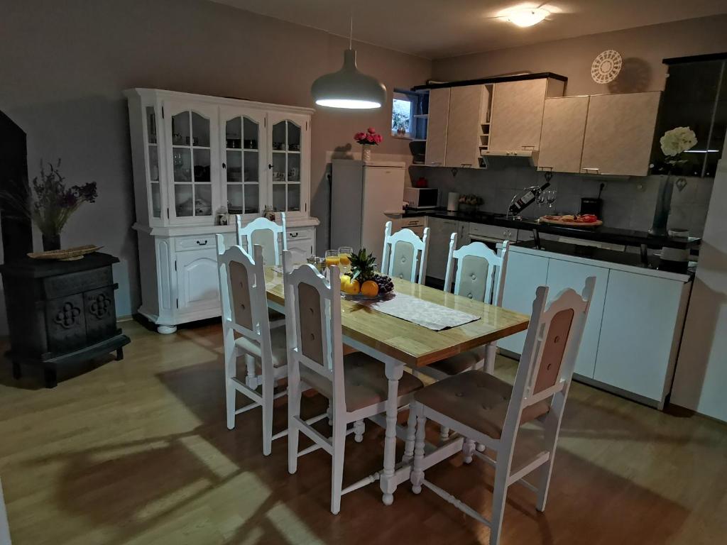 Billede fra billedgalleriet på Comfort apartment with garage Aria i Vrgorac