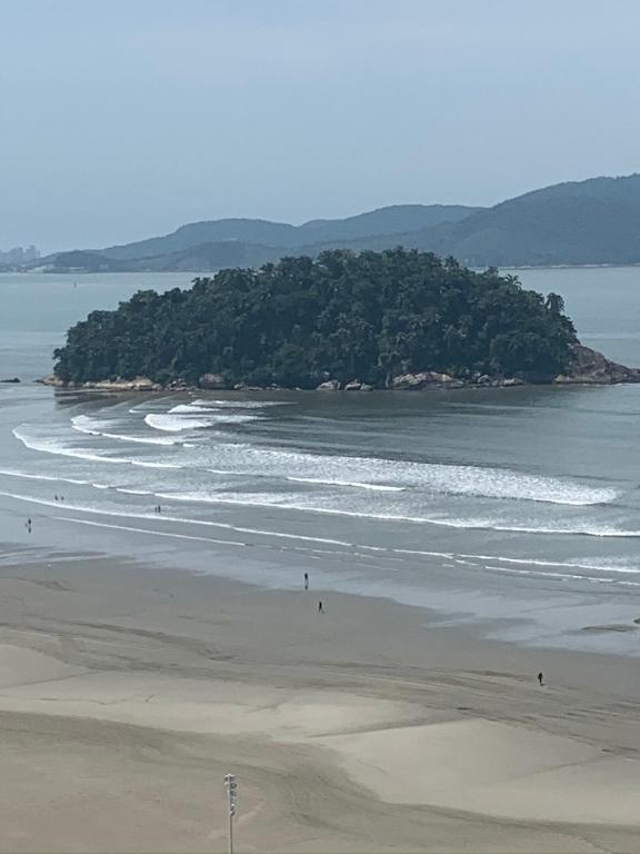  São Vicente Itararé prédio frente mar apto fundo vista parcial