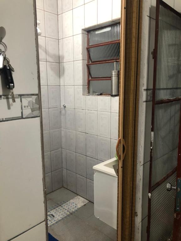  Sobrado com Piscina hidromassagem