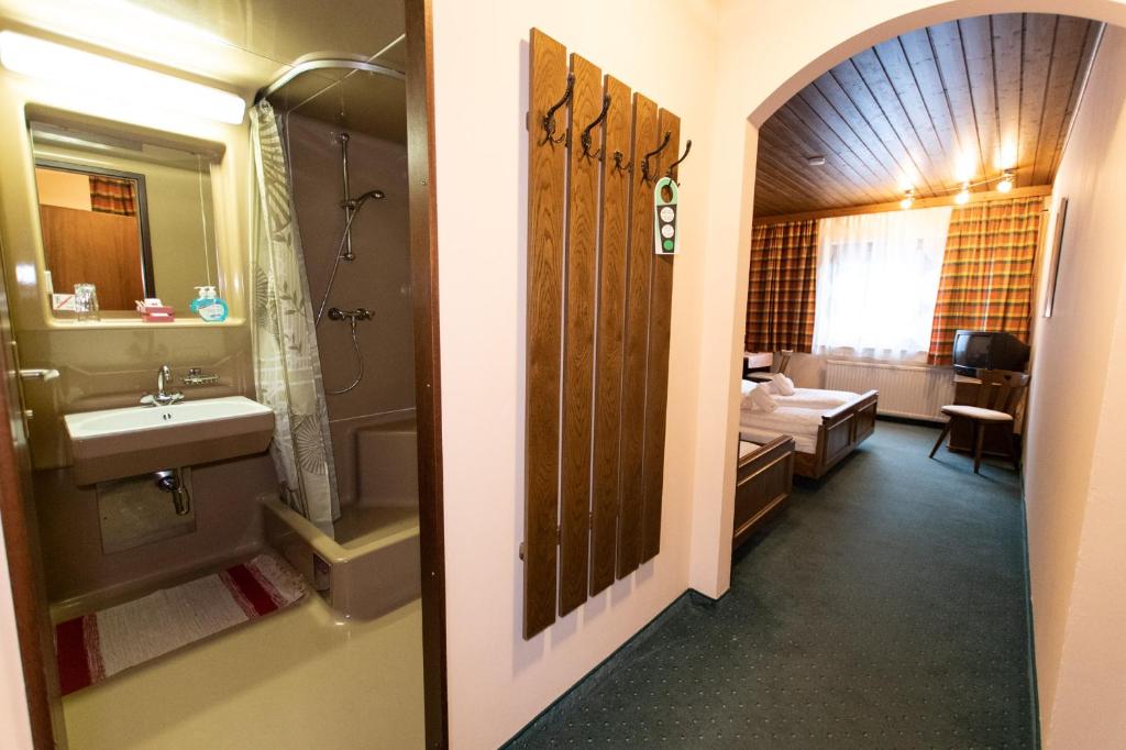 Koupelna v ubytování Hotel Vanda