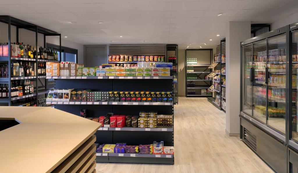 Supermarket või muud poed apartemendis