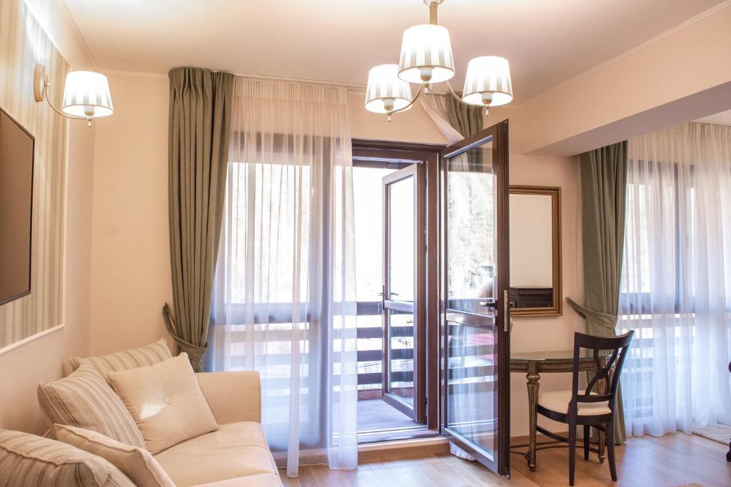 Imperial - Triple Room With Mountain View