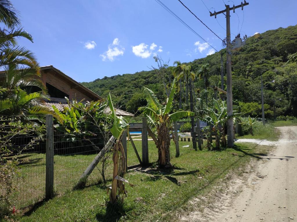  Casa de campo com piscina na praia em Mariscal-SC - um refúgio
