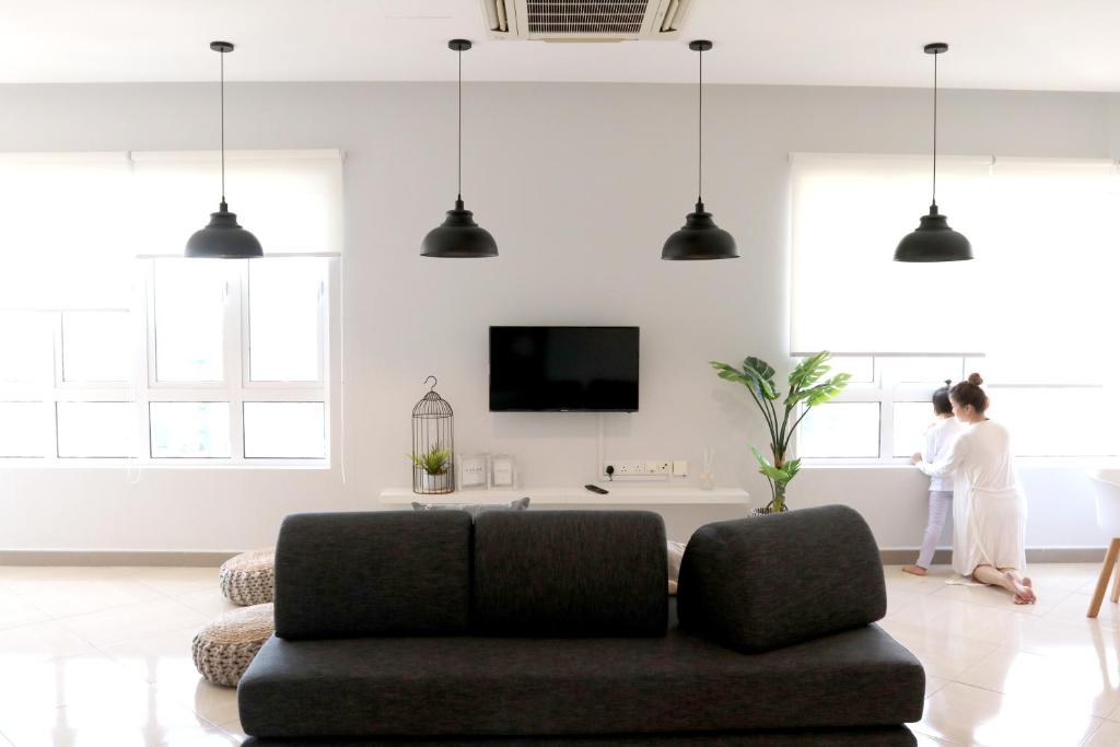 Ruang duduk di Octagon Ipoh by Plush
