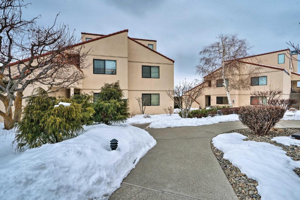 Lake Chelan House Rentals With Dock / Lakeside Home With Private Dock