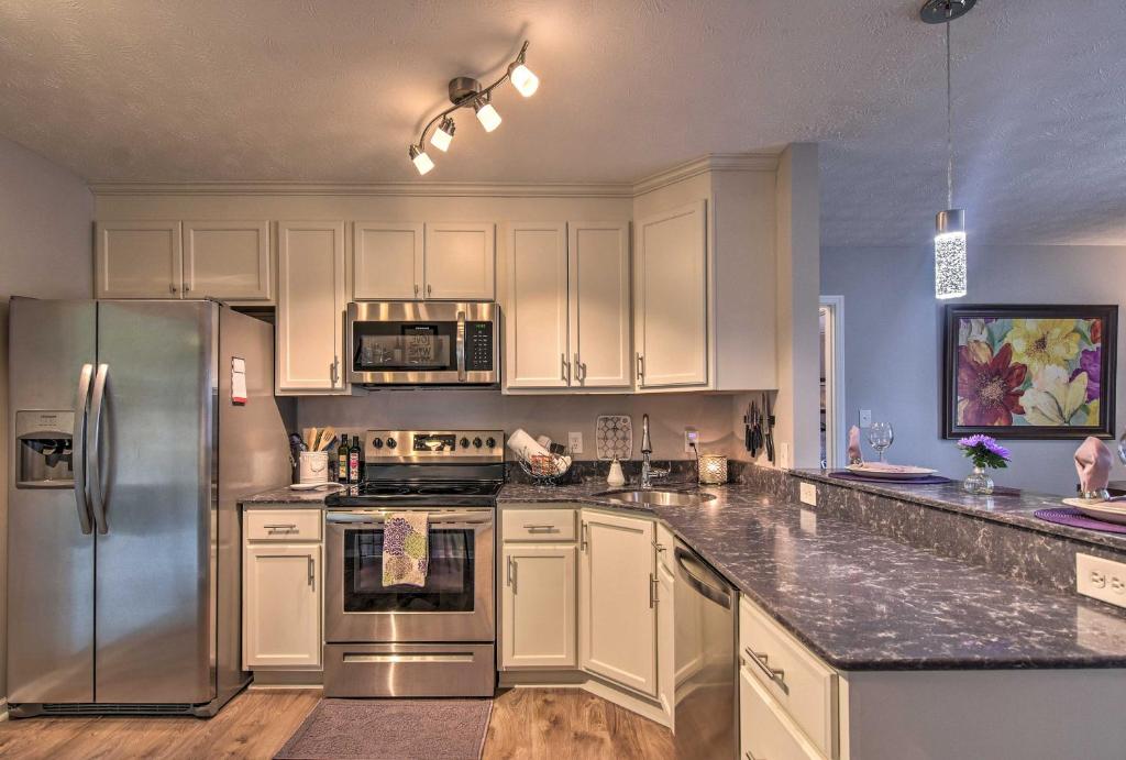 Kanuga Place Condo Near Downtown Hendersonville!, Hendersonville