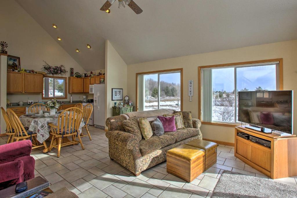 Sugar Springs Getaway 2 Mi to Lake Lancer!, Gladwin Aktualisierte