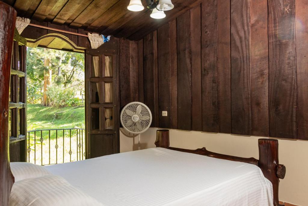 Malekus Mountain Lodge - Viervoudige Kamer Met Balkon