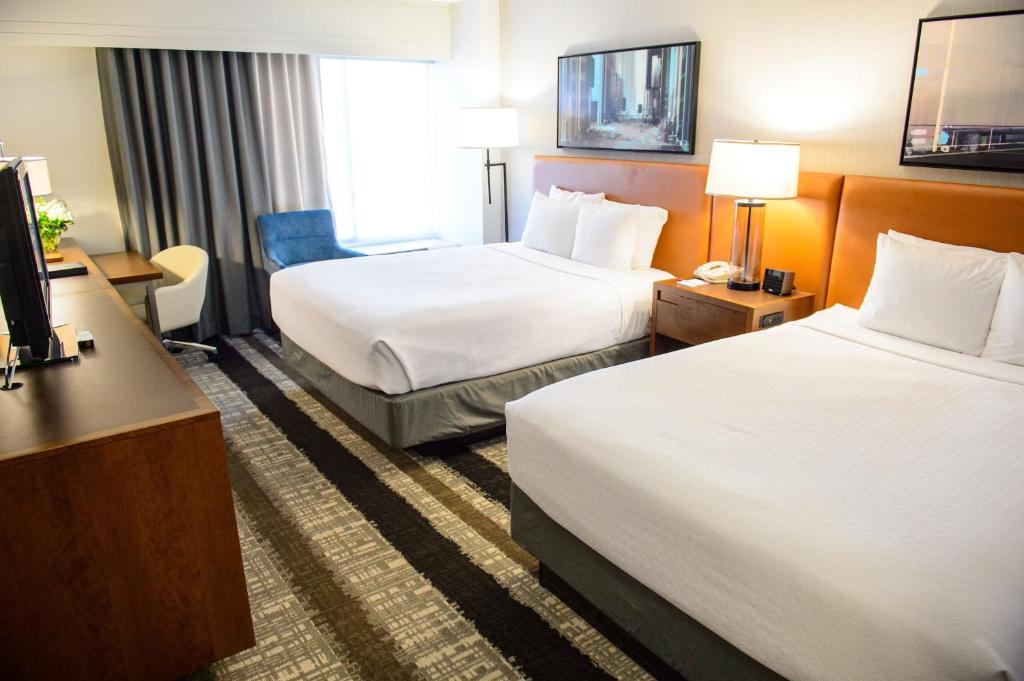 Crowne Plaza Dulles Airport by IHG photo