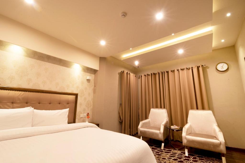 Hotel One Garden Town, Lahore - Deluxe King Room
