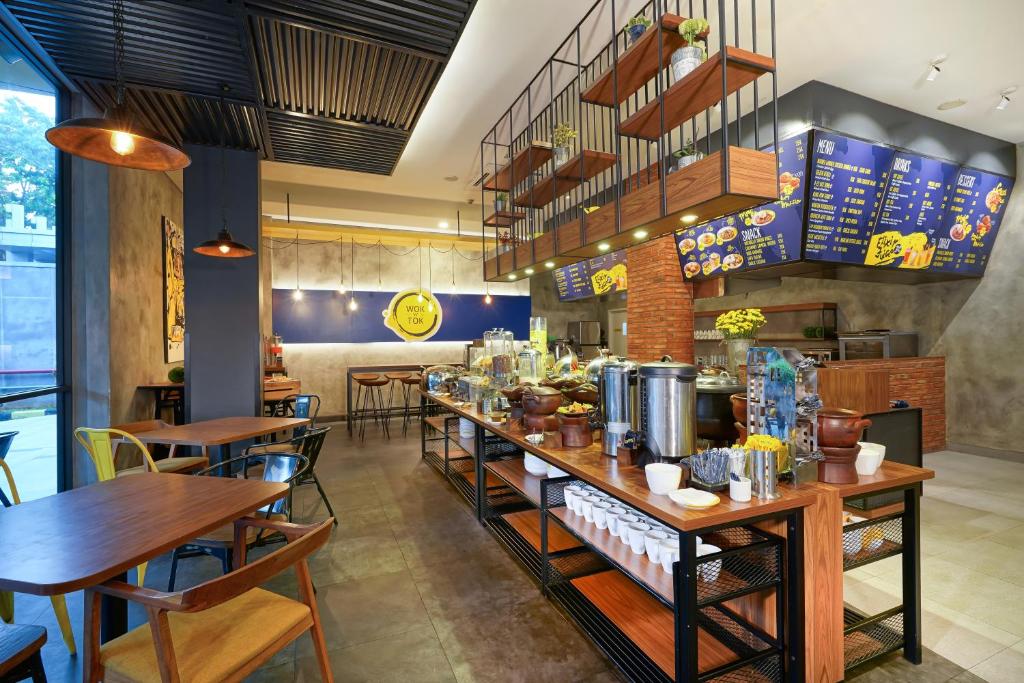 Restaurace v ubytování Yello Hotel Manggarai