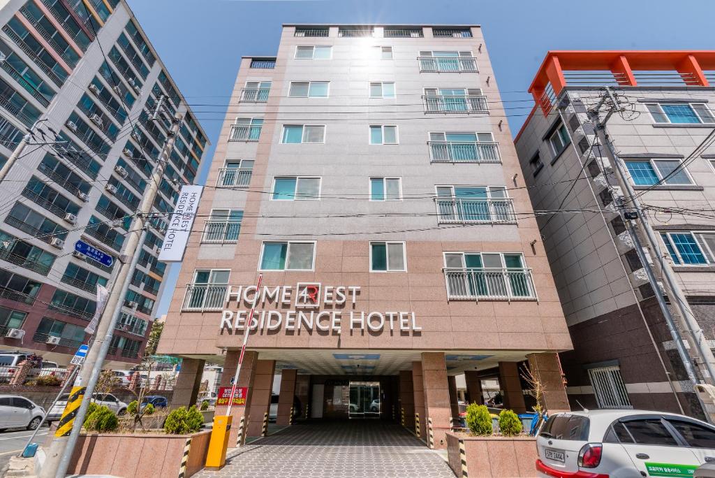 Gallery image of Home Fourest Residence Hotel Okpo in Geoje 