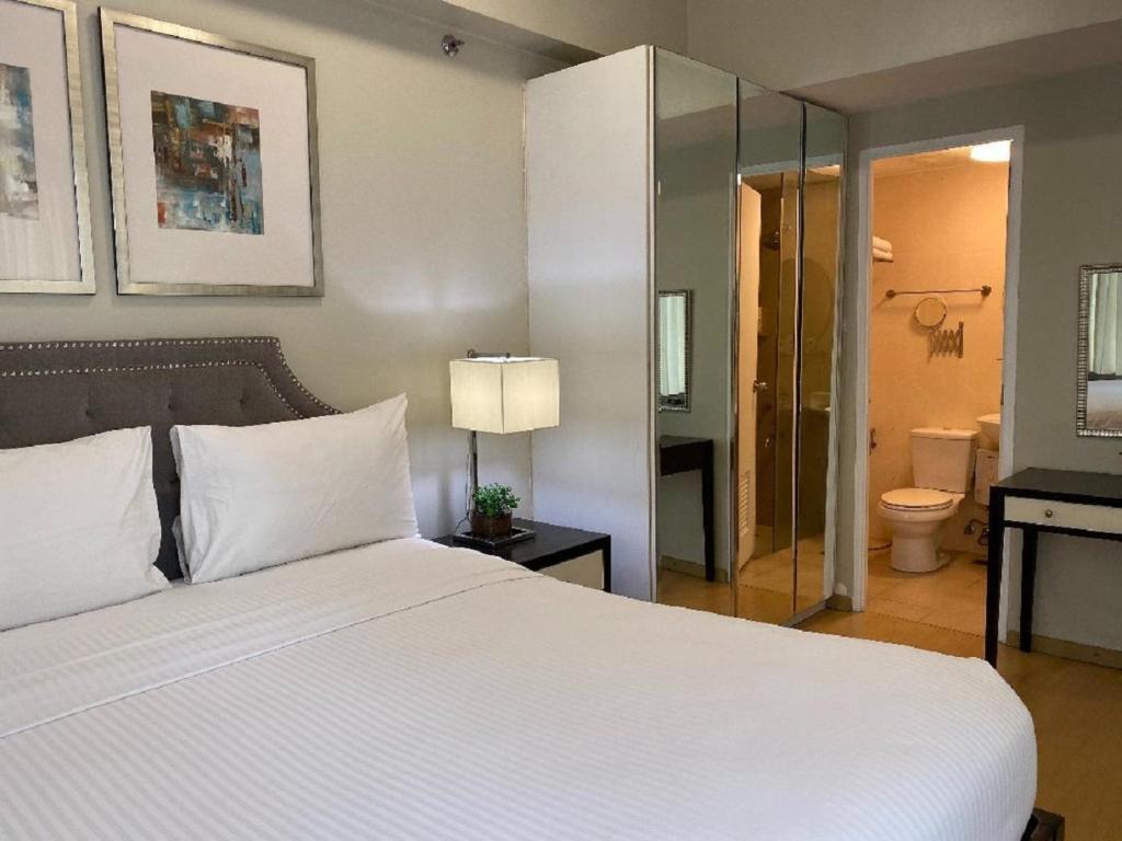 Avant Apartments at The Fort - Deluxe Queen Suite