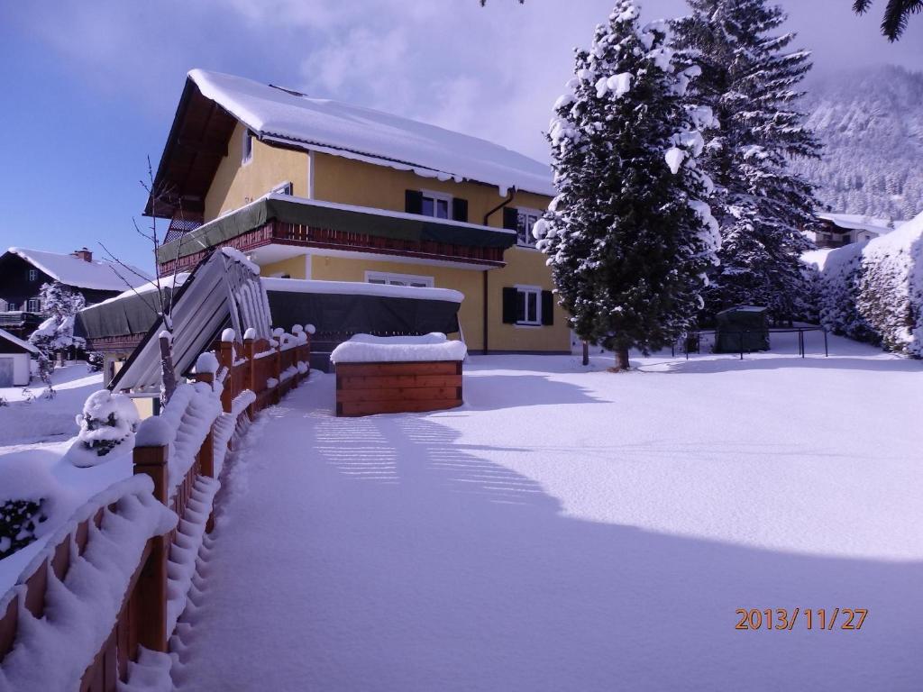 Apartments Haus Steinbock v zimě