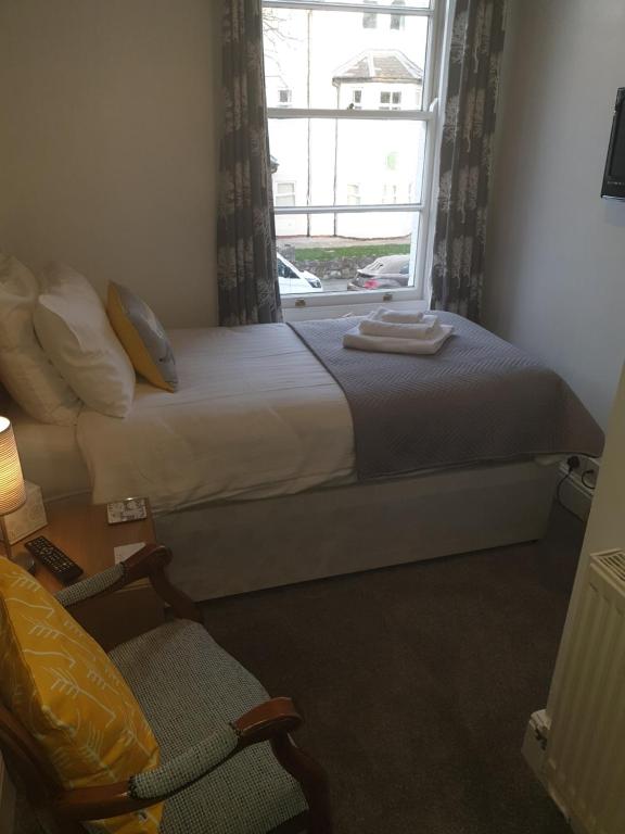 Glascoed Guest House - Single Front Room