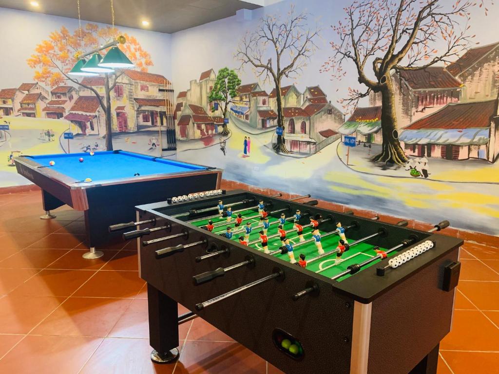 Biliár nebo kulečník v ubytování Paragon Noi bai Hotel & Pool