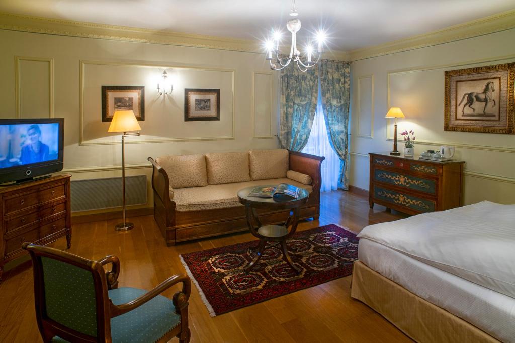 Le Manoir Au Lac - 2