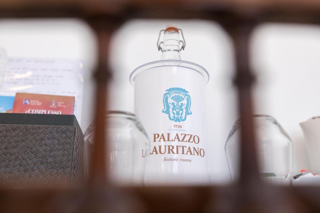 Certifikát, hodnocení, plakát nebo jiný dokument vystavený v ubytování Palazzo Lauritano