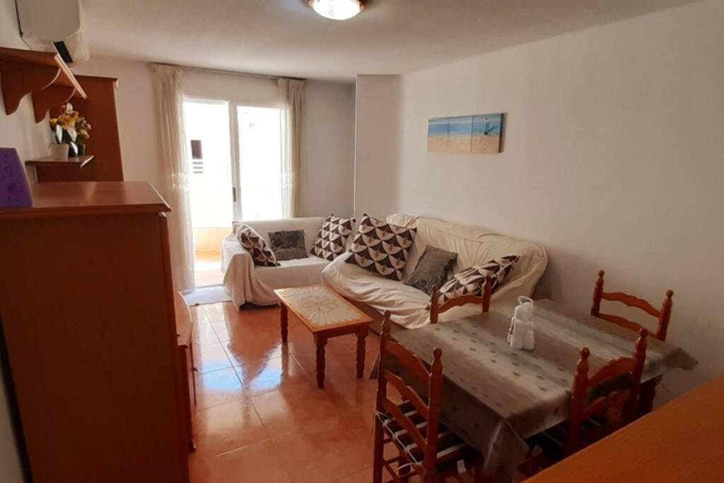 Cozy Holiday @ 3BR Apt Near Beach Promenade!, Torrevieja ...