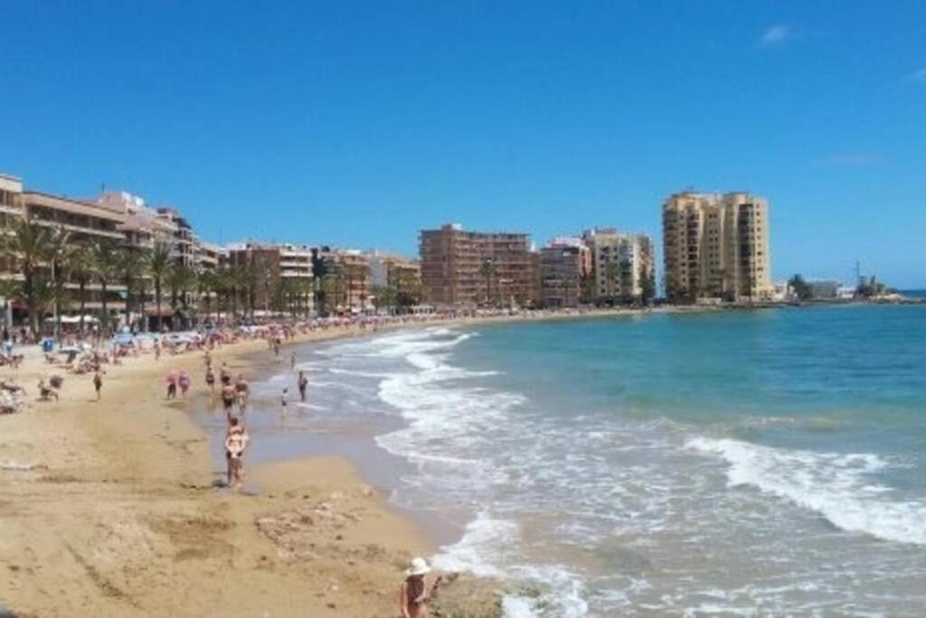 Fotografia z galérie ubytovania Cozy Holiday @ 3BR Apt Near Beach Promenade! v destinácii Torrevieja