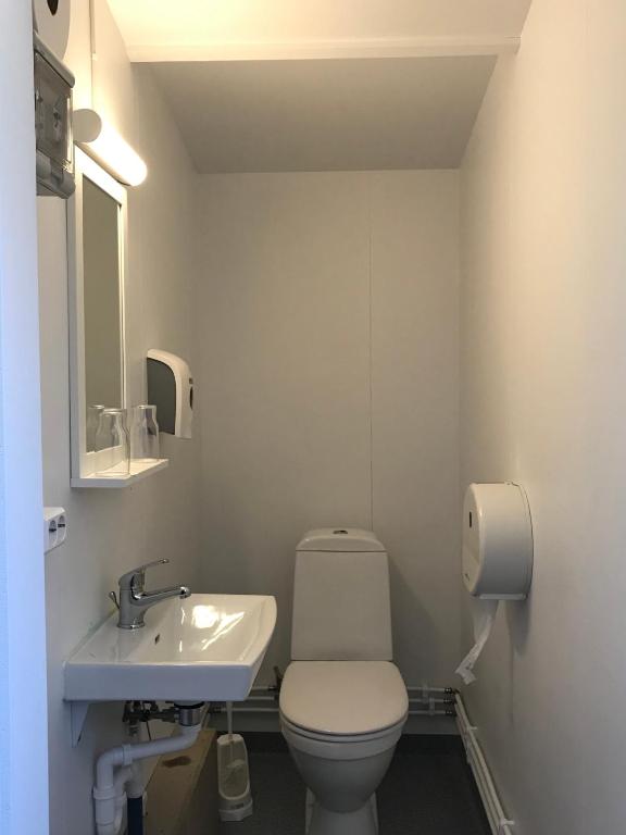 Uma casa de banho em Hótel Eyvindará