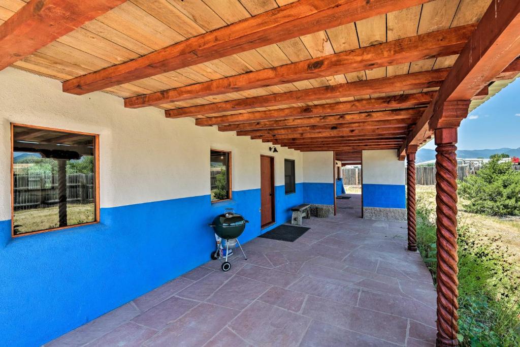 Chic Studio with Grill - 25 Mins to Taos Ski Valley! - Appartement
