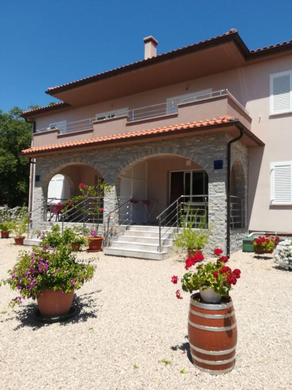 Budova, v ktorej sa apartmán nachádza