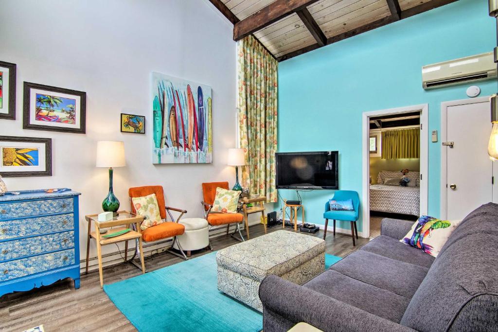 Bright Condo with Balcony Walk to Dewey Beach!, Dewey Beach (updated