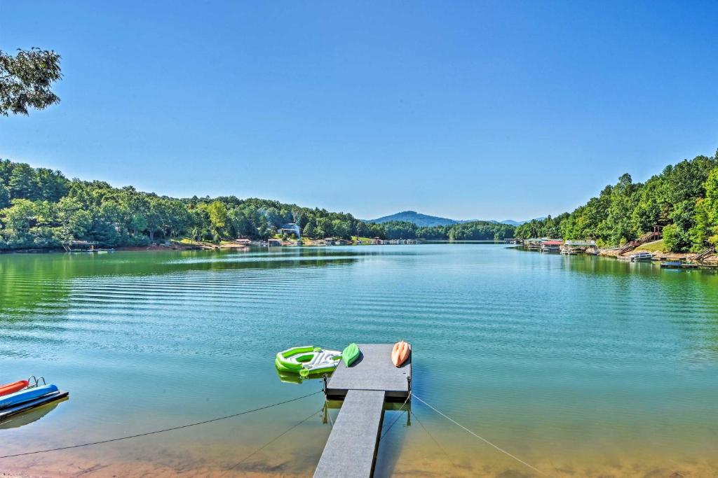 Nottely Lake Home with Hot Tub, Dock, Kayaks and Games, Blairsville (updated prices 2024)