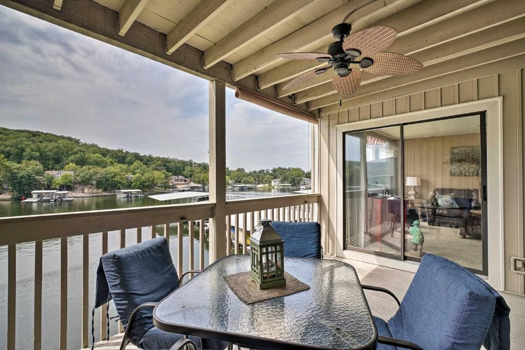 Osage Beach Waterfront Condo with Amenities!, Osage Beach (updated