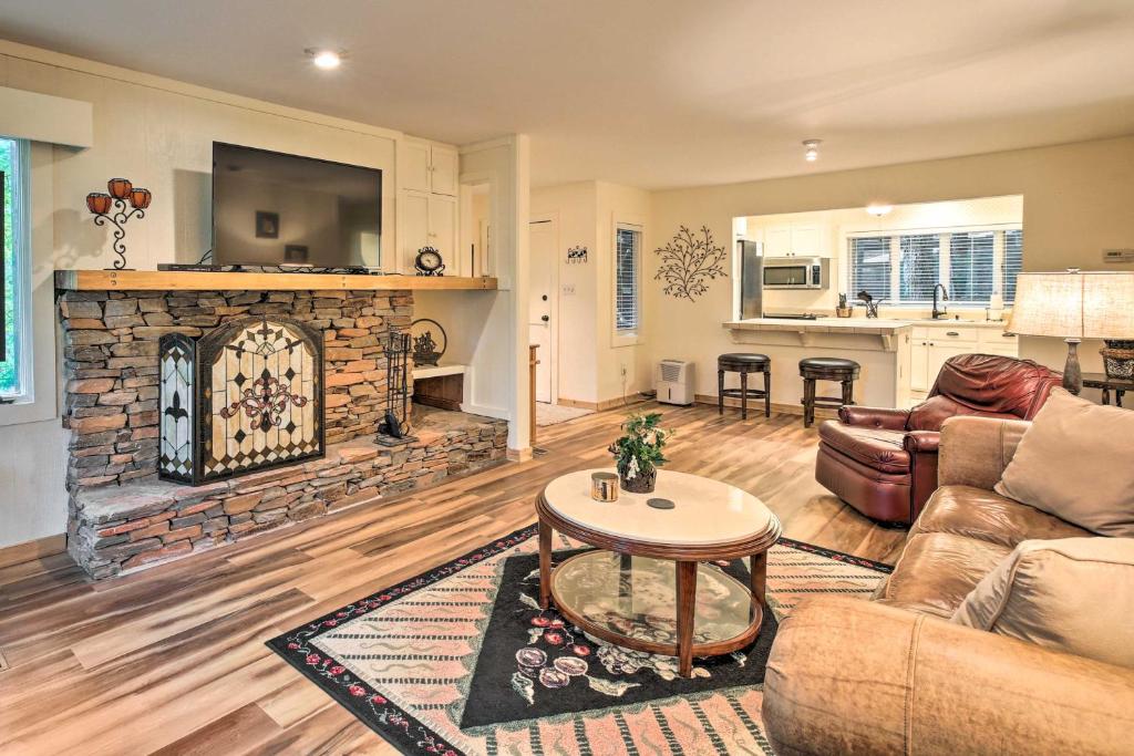 Big Canoe Condo with Lake and Golf Course Access!, Jasper (updated prices 2024)