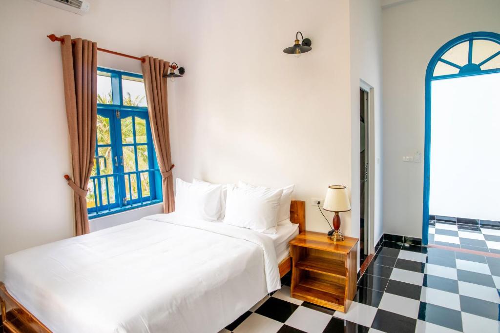 Vida Loca Sunset Beach Resort - 3