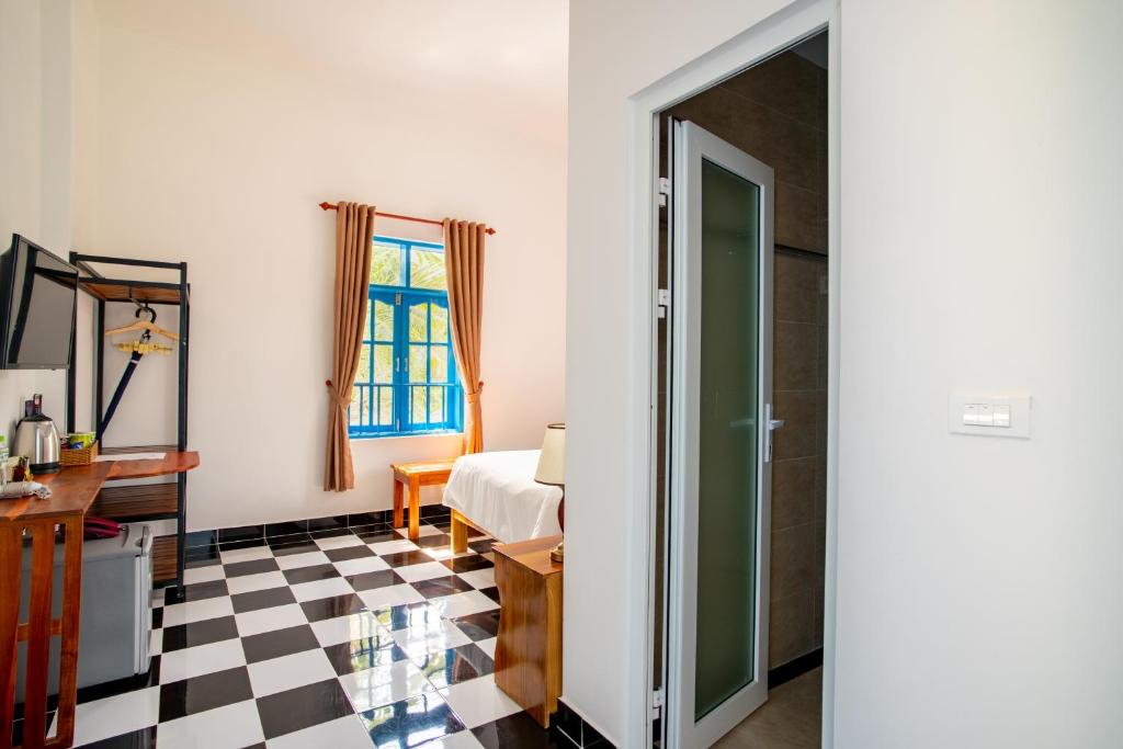 Vida Loca Sunset Beach Resort - 5