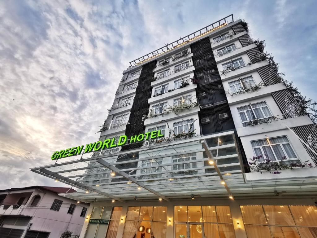 Gallery image of Green World Hotel in Semporna