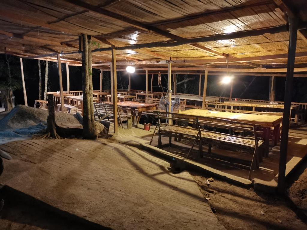 Foto dalla galleria di Rain Forest Inn a Ringlet