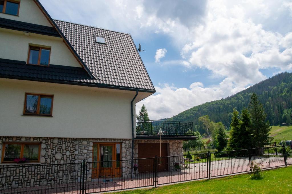 Výhľad na hory alebo výhľad na hory priamo z privátu